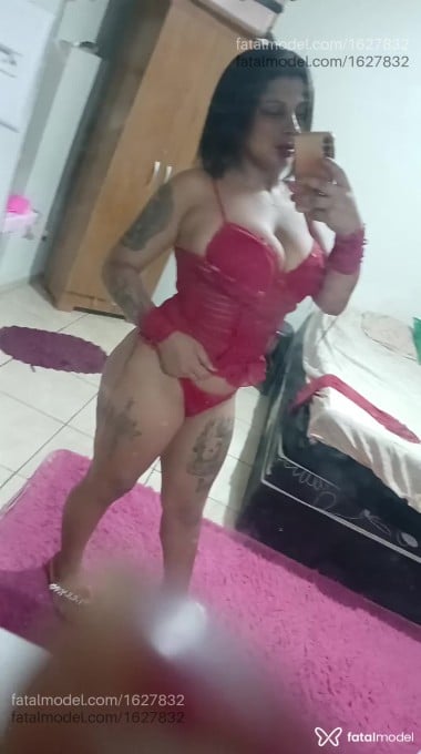Acompanhante mulher morena (o) de olhos castanhos - Laura Acompanhante mulher morena (o) de olhos castanhos - Laura