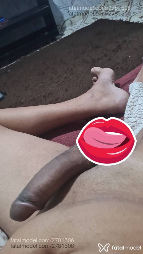 Acompanhante homem com cabelo grisalho de olhos castanhos - Flávio