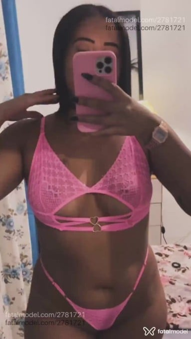 Acompanhante mulher morena (o) de olhos castanhos - Lara Acompanhante mulher morena (o) de olhos castanhos - Lara
