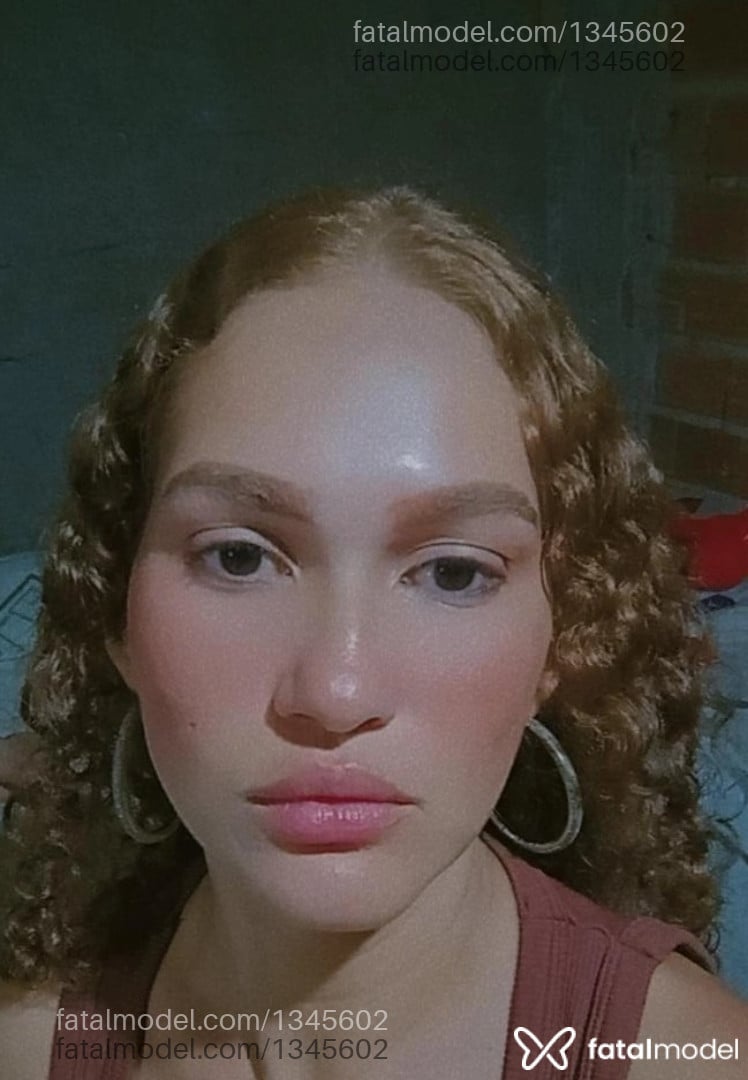 Acompanhante mulher ruiva (o) de olhos castanhos - Jaqueline