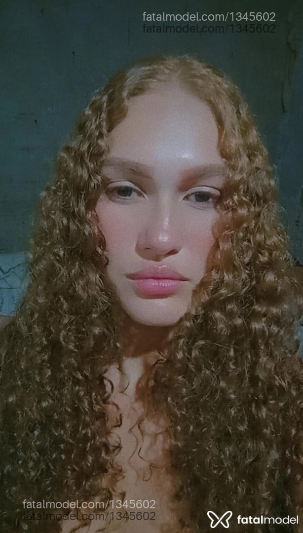 Acompanhante mulher ruiva (o) de olhos castanhos - Jaqueline