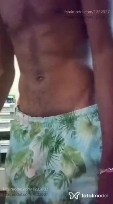 Acompanhante homem morena (o) de olhos castanhos - JAKEL Acompanhante homem morena (o) de olhos castanhos - JAKEL