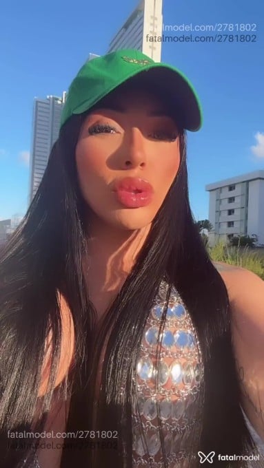 Acompanhante mulher com cabelo castanho de olhos mel em Caruaru Acompanhante mulher com cabelo castanho de olhos mel em Caruaru - Gabriela