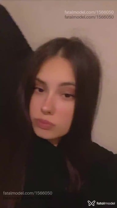 Acompanhante mulher com cabelo castanho de olhos castanhos em Virtual - Larissa