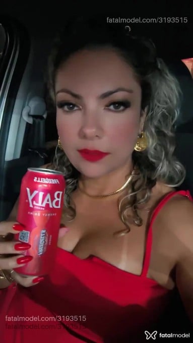 Acompanhante mulher loira (o) de olhos verdes em São José - Luana