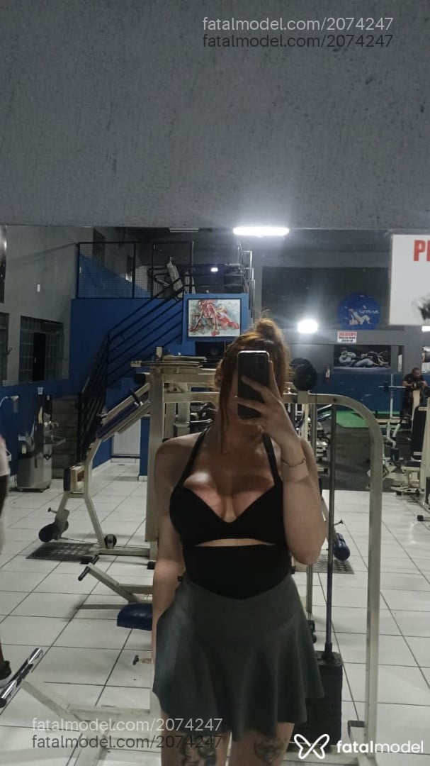 Acompanhante mulher trans ruiva (o) de olhos mel em Betim - Helena
