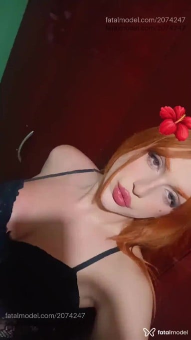 Acompanhante mulher trans ruiva (o) de olhos mel em Betim - Helena