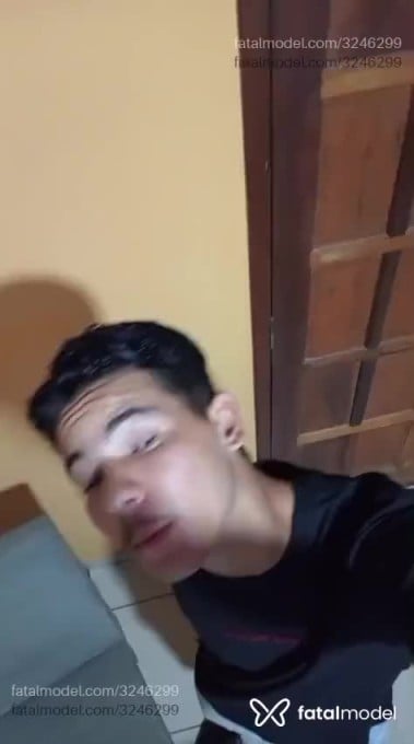 Acompanhante homem loira (o) de olhos castanhos em Teixeira de Freitas Acompanhante homem loira (o) de olhos castanhos em Teixeira de Freitas - Maurício