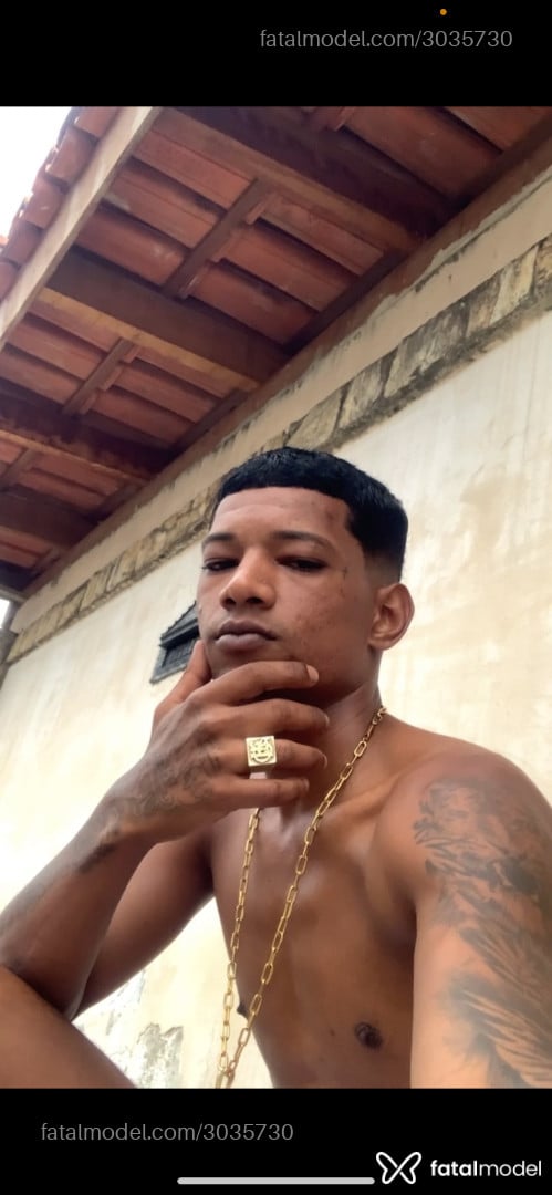 Acompanhante homem morena (o) de olhos pretos - Diego Acompanhante homem morena (o) de olhos pretos - Diego
