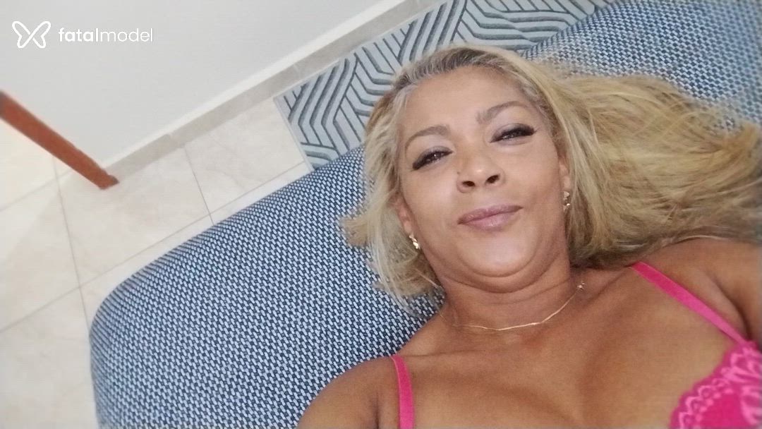 Acompanhante mulher loira (o) de olhos castanhos - Claudia Novaes