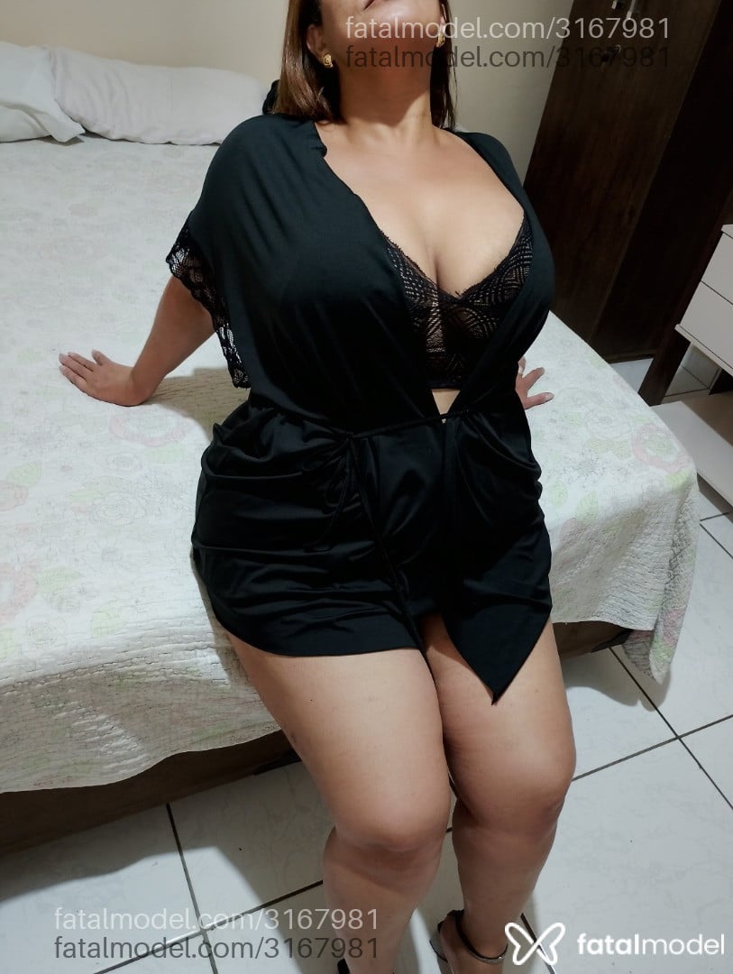 Acompanhante mulher morena (o) de olhos pretos - Tais Morena Acompanhante mulher morena (o) de olhos pretos - Tais Morena