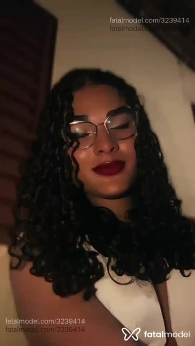 Acompanhante mulher trans morena (o) de olhos mel em Monte Carmelo - Layla
