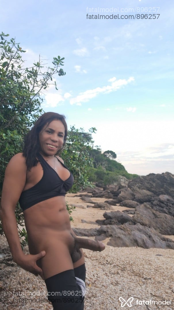Acompanhante travesti com cabelo castanho de olhos castanhos em Balneário Camboriú - MALU EBONY