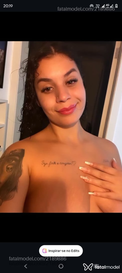 Acompanhante mulher com cabelo castanho de olhos mel - Rosa Acompanhante mulher com cabelo castanho de olhos mel - Rosa