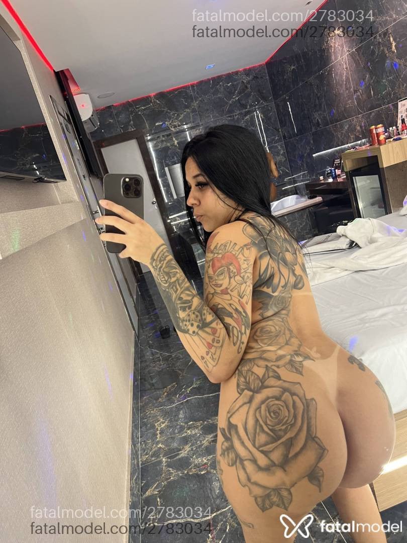 Acompanhante mulher morena (o) de olhos pretos - ágatha