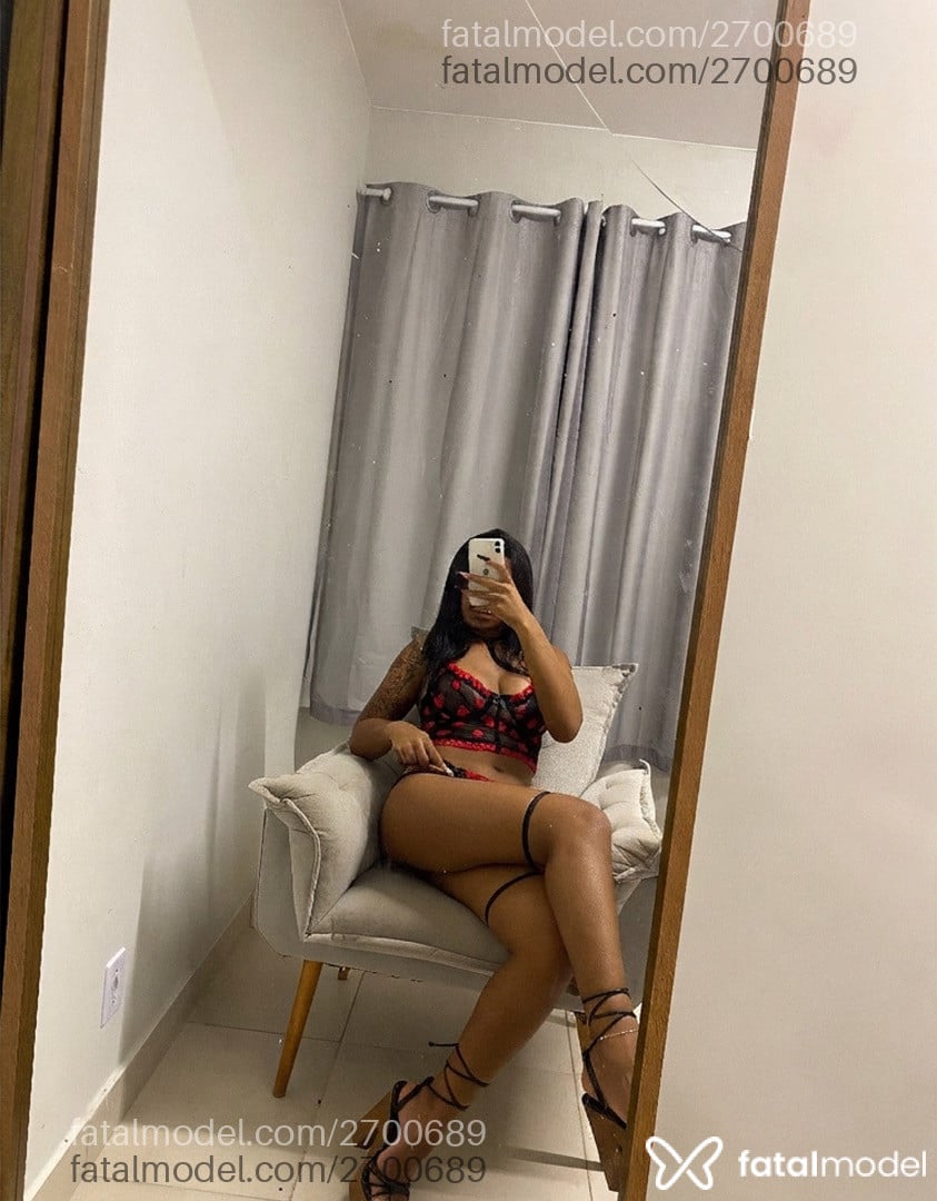 Acompanhante mulher morena (o) de olhos castanhos - Tiffany Soares