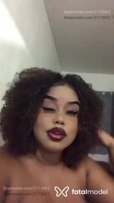 Acompanhante mulher morena (o) de olhos pretos em Saquarema - Cacau