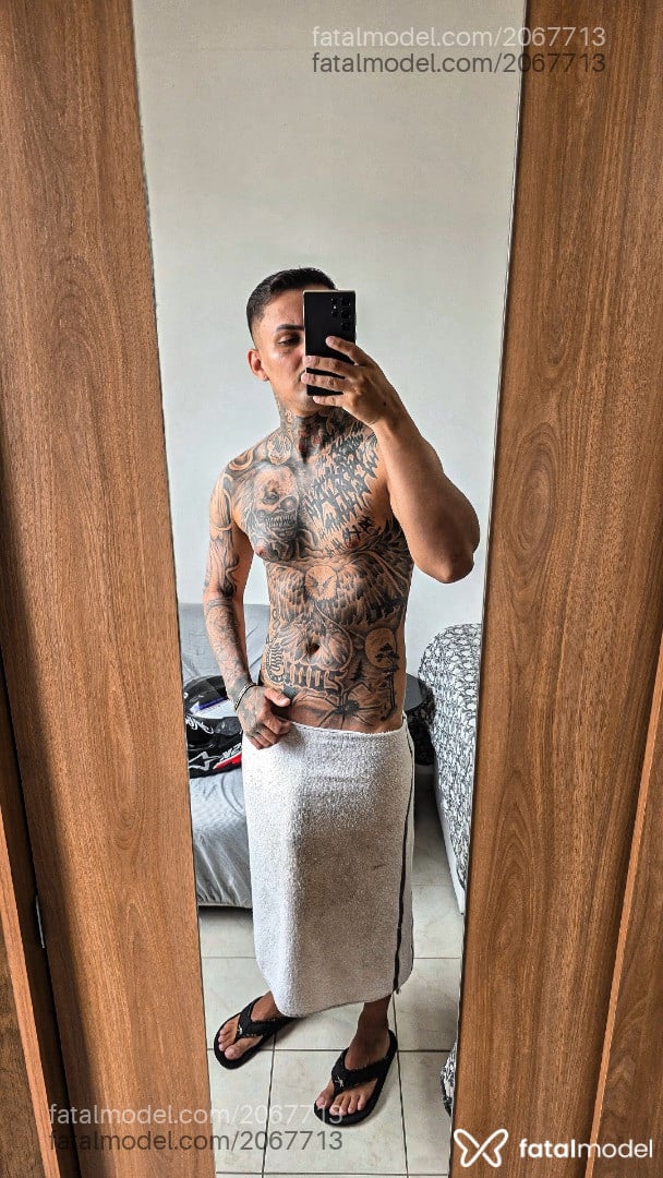Acompanhante homem com cabelo castanho de olhos mel em Joinville Acompanhante homem com cabelo castanho de olhos mel em Joinville - Tatuadogg