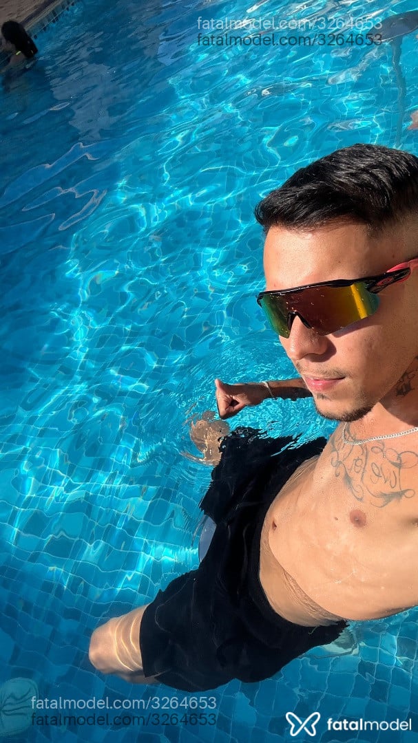 Acompanhante homem morena (o) de olhos pretos - Miguel