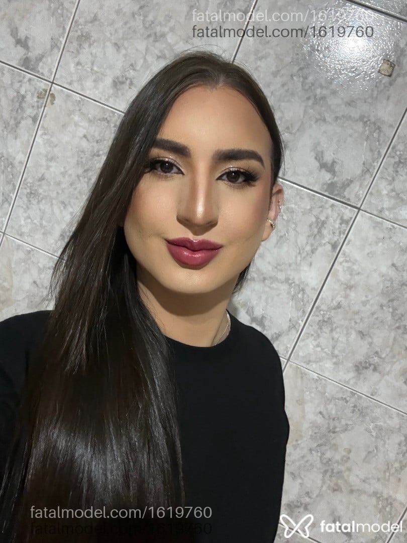 Acompanhante mulher trans com cabelo castanho de olhos castanhos em Rio de Janeiro - Júlia
