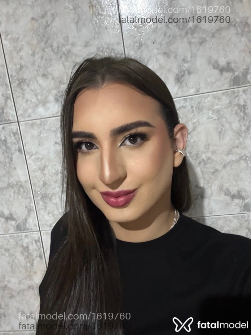 Acompanhante mulher trans com cabelo castanho de olhos castanhos em Rio de Janeiro - Júlia