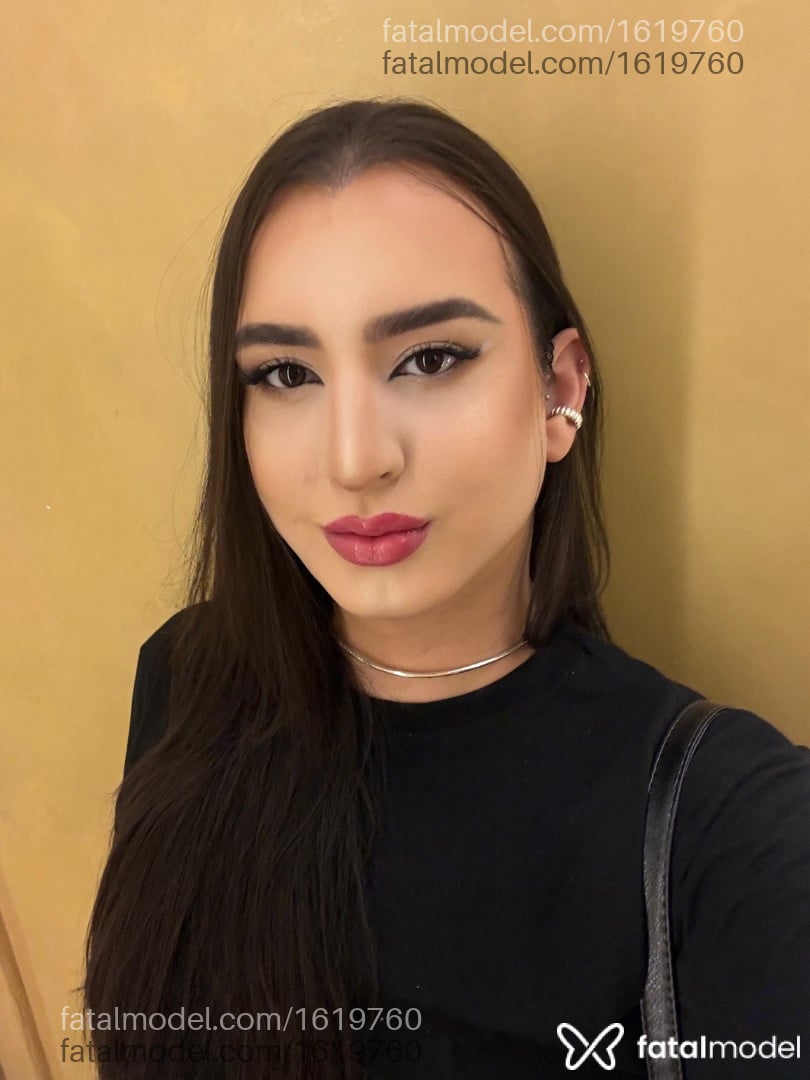 Acompanhante mulher trans com cabelo castanho de olhos castanhos em Rio de Janeiro - Júlia