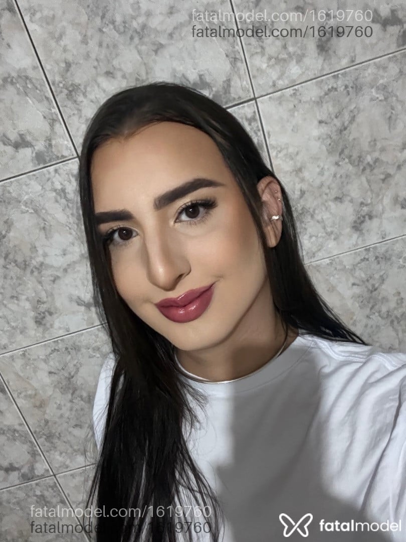 Acompanhante mulher trans com cabelo castanho de olhos castanhos em Rio de Janeiro - Júlia