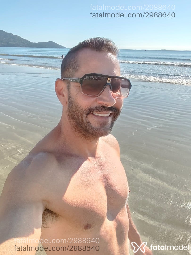 Acompanhante homem morena (o) de olhos castanhos em São Paulo - Ferreira