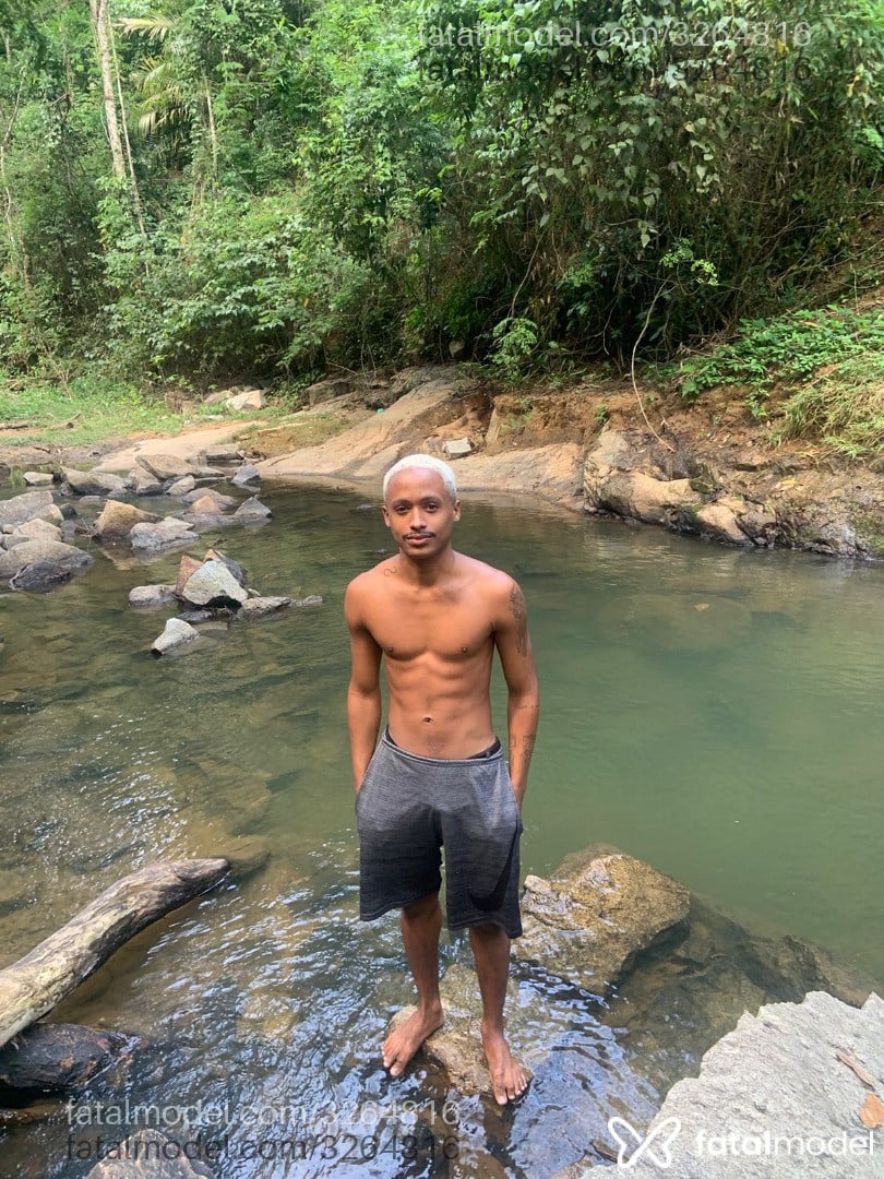 Acompanhante homem com cabelo castanho de olhos castanhos em Nova Iguaçu - Adonis