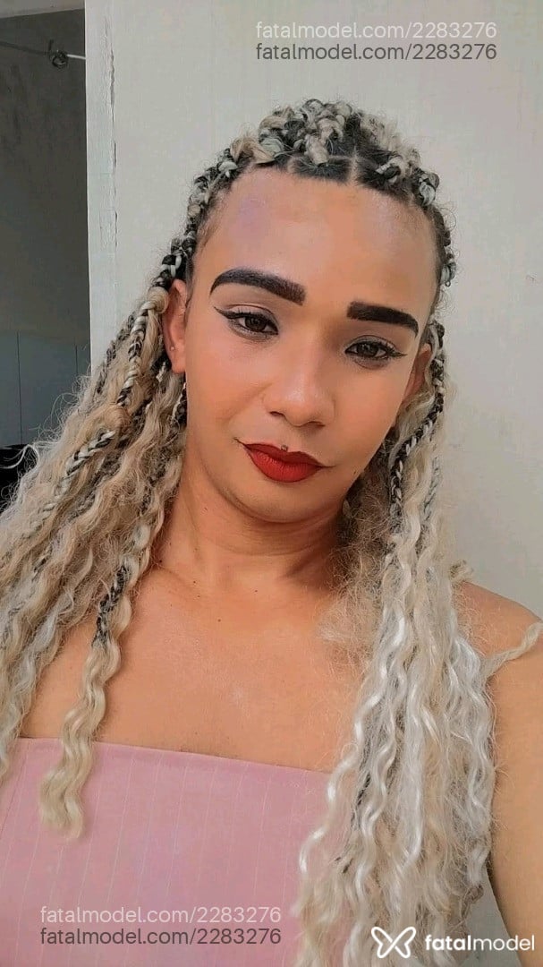 Acompanhante mulher trans com cabelo castanho de olhos castanhos em Caraíbas Acompanhante mulher trans com cabelo castanho de olhos castanhos em Caraíbas - Barbara Fydlley