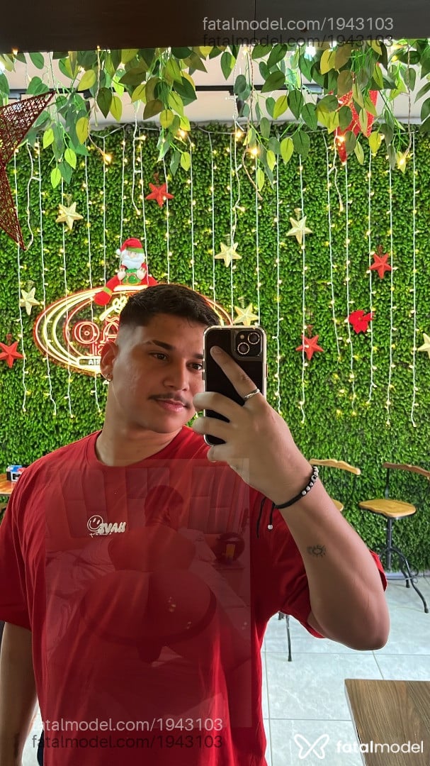 Acompanhante homem com cabelo castanho de olhos castanhos em Campinas Acompanhante homem com cabelo castanho de olhos castanhos em Campinas - Andre Campinas