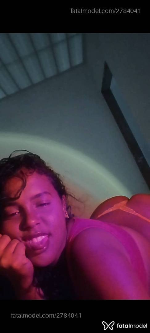 Acompanhante mulher morena (o) de olhos castanhos em Vila Velha - Sophia