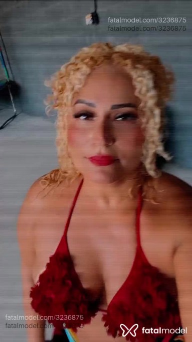 Acompanhante mulher loira (o) de olhos mel - Hadassa Calazans