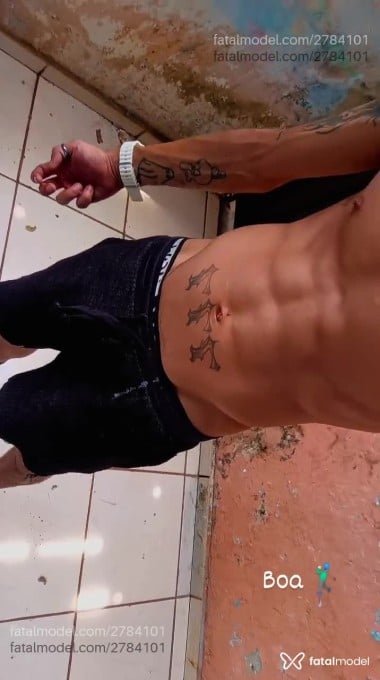Acompanhante homem com cabelo castanho de olhos castanhos em Uberlândia - Matheus