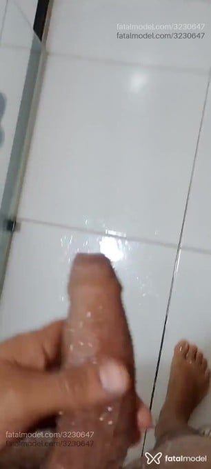 Acompanhante homem com cabelo castanho de olhos pretos em Belo Jardim Acompanhante homem com cabelo castanho de olhos pretos em Belo Jardim - Oopaulista