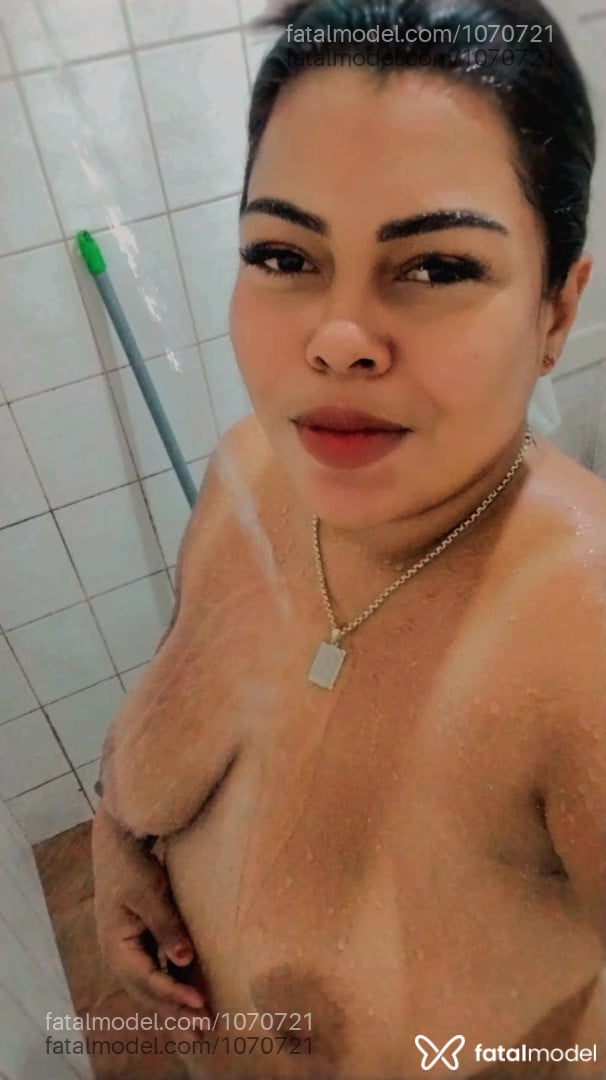 Acompanhante mulher com cabelo castanho de olhos pretos em Alta Floresta - Letícia