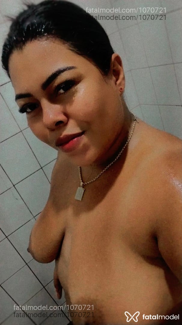 Acompanhante mulher com cabelo castanho de olhos pretos em Alta Floresta - Letícia