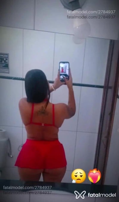 Acompanhante mulher morena (o) de olhos castanhos - Tifane