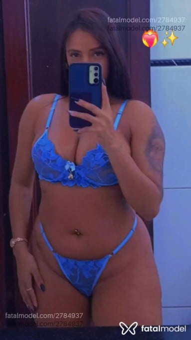 Acompanhante mulher morena (o) de olhos castanhos - Tifane