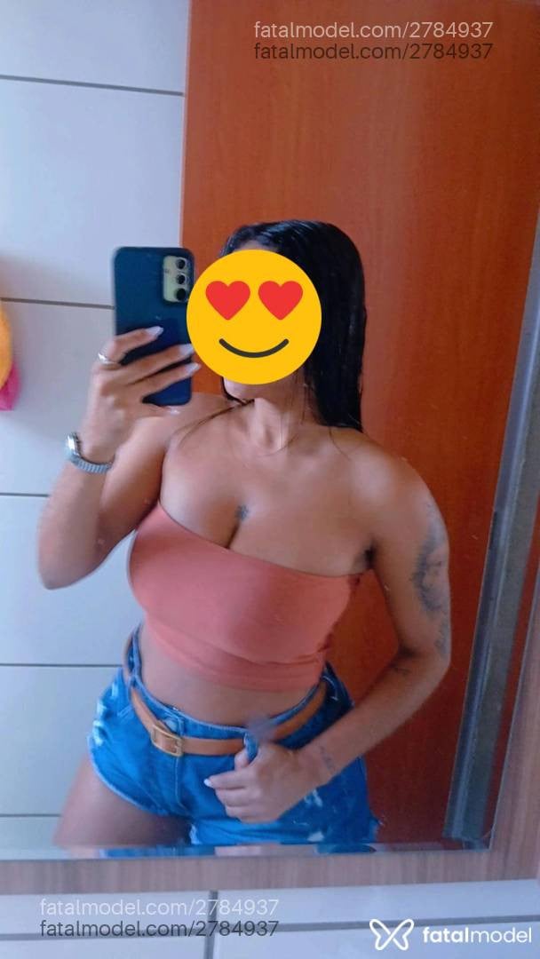Acompanhante mulher morena (o) de olhos castanhos - Tifane