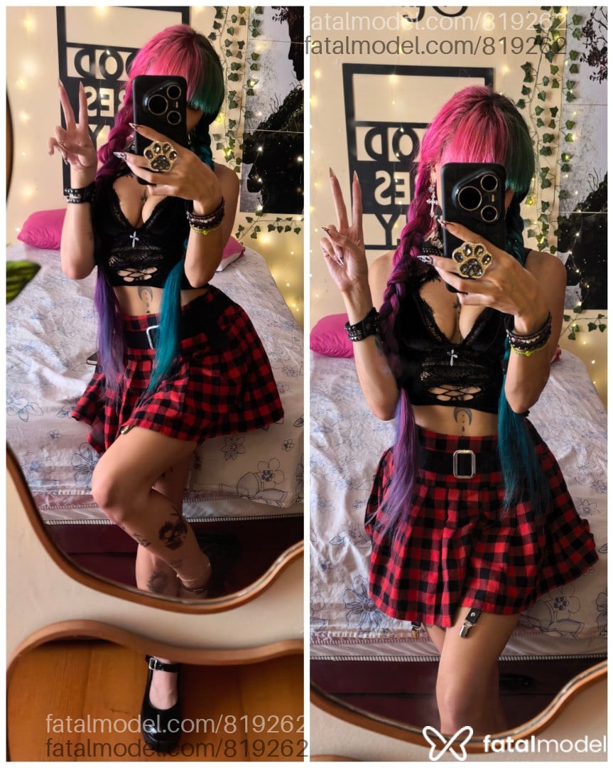 Acompanhante mulher com cabelo colorido de olhos mel em Curitiba - Eeveeboony