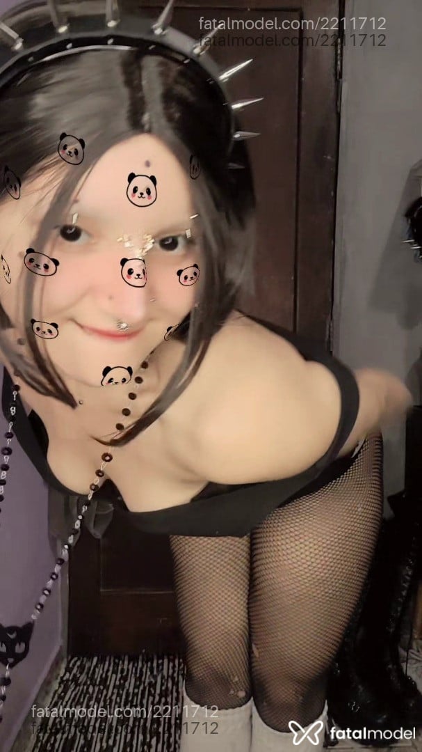 Acompanhante mulher com cabelo castanho de olhos castanhos em Virtual - Tsuki
