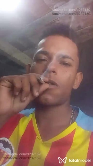 Acompanhante homem morena (o) de olhos pretos em São Paulo Acompanhante homem morena (o) de olhos pretos em São Paulo - Menorzn