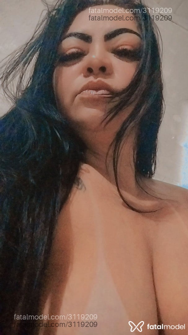 Acompanhante mulher morena (o) de olhos pretos em Goiânia - Zeravit