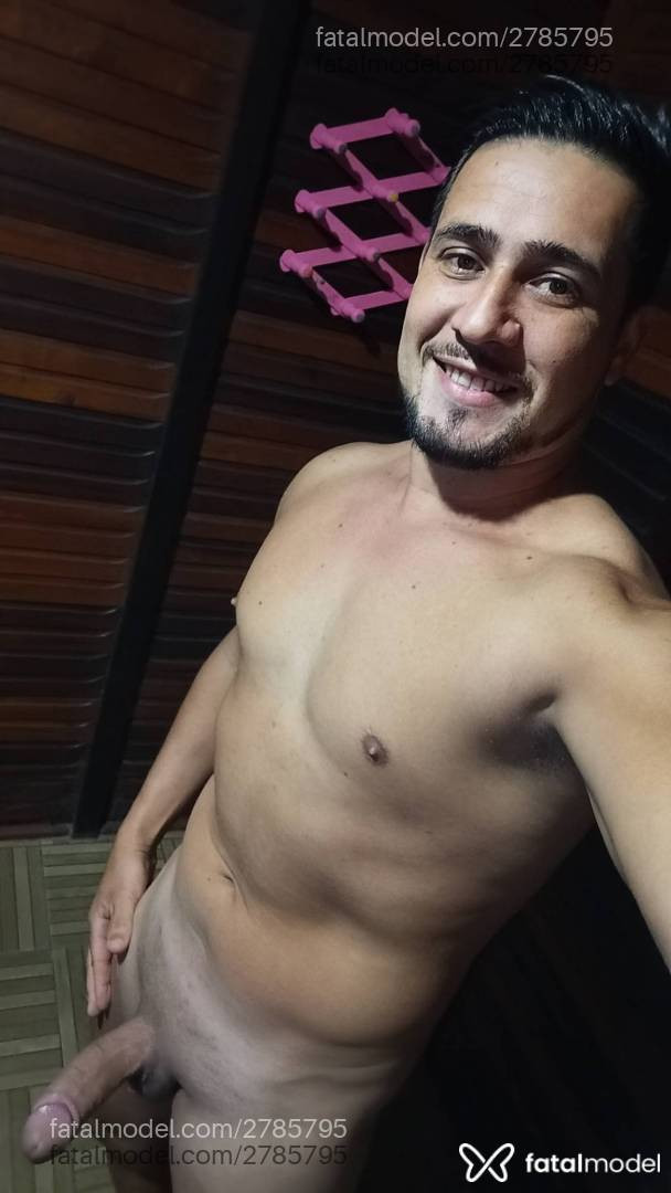 Acompanhante homem com cabelo castanho de olhos castanhos em São Paulo Acompanhante homem com cabelo castanho de olhos castanhos em São Paulo - Pardinho