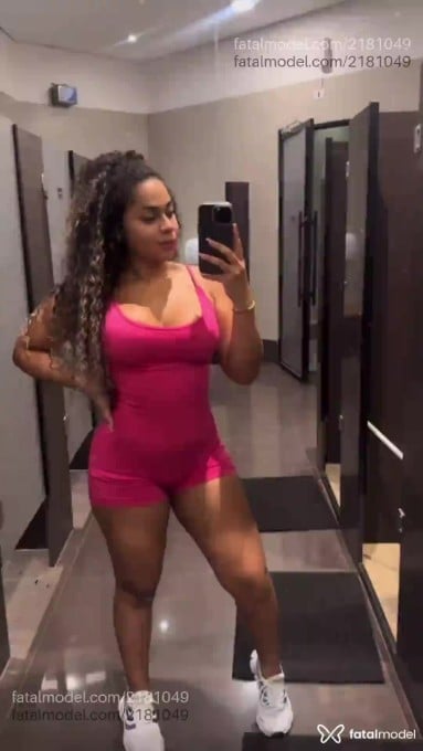 Acompanhante mulher loira (o) de olhos castanhos em Pouso Alegre - Isa Moura