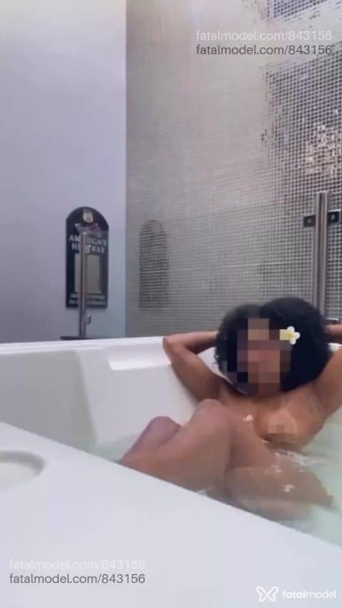 Acompanhante mulher com cabelo castanho de olhos mel em Teófilo Otoni - Iza Tavares