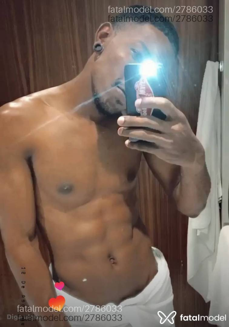 Acompanhante homem sem cabelo de olhos pretos em Rio de Janeiro Acompanhante homem sem cabelo de olhos pretos em Rio de Janeiro - Bruno
