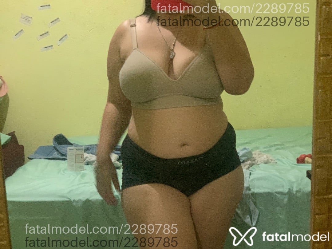 Acompanhante mulher morena (o) de olhos pretos - Yumeko