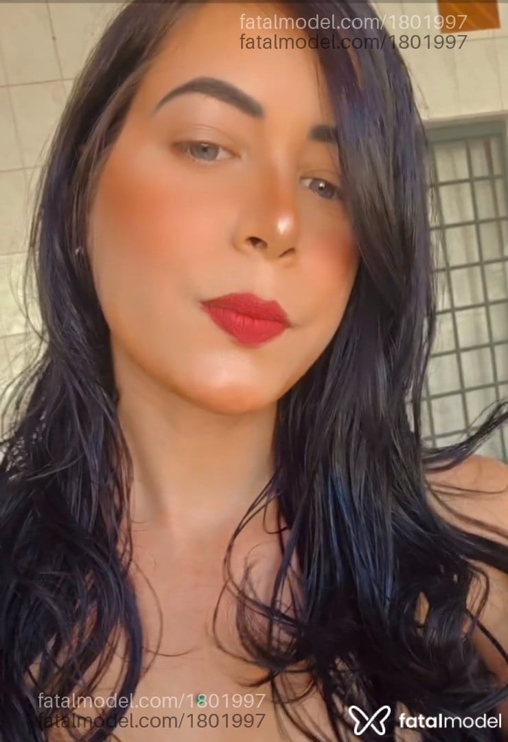 Acompanhante mulher morena (o) de olhos azuis em Marília - Clara